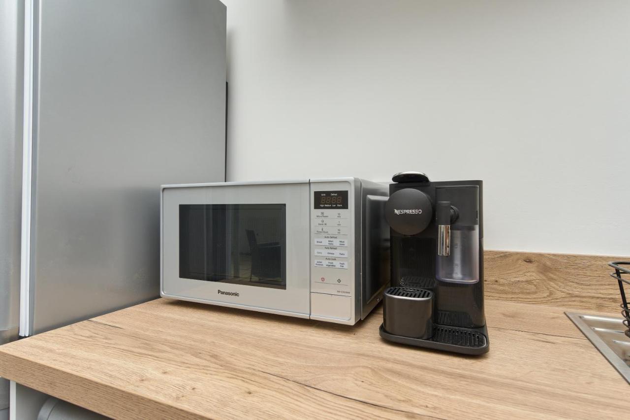 Beautiful 3 Bed Apartment In Bonchurch - Nr Ventnor - Large Outside Terrace & Parking - Dog Friendly - The Perfect Choice For Couples, Friends, Families - 5 Mins To Beach Exterior foto